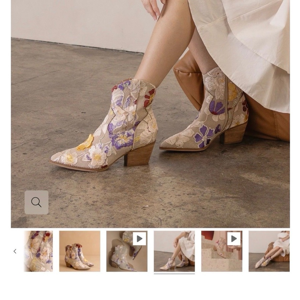 Oasis Society "The Wanda" floral boots